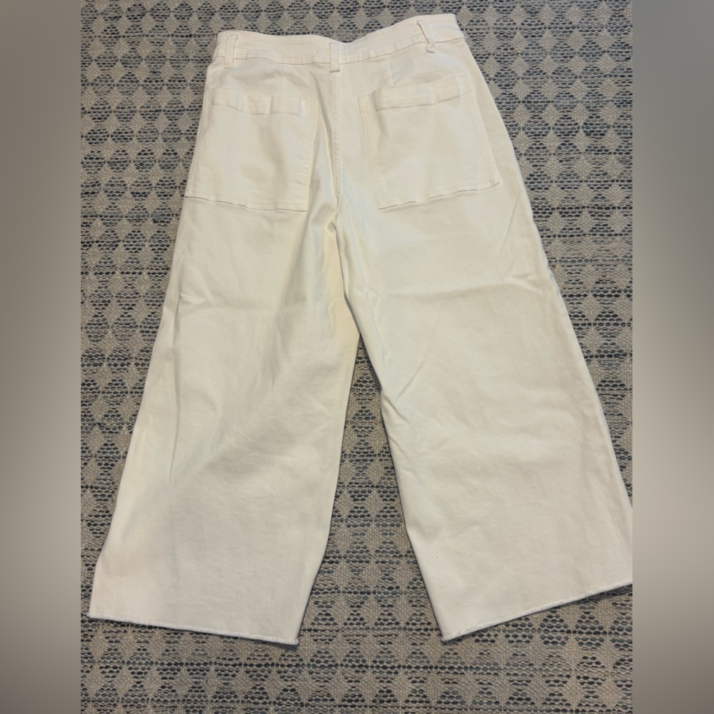 OAT New York Women's white Wide-Leg Jeans crop. 12/31”waist. Like new - Picture 5 of 5